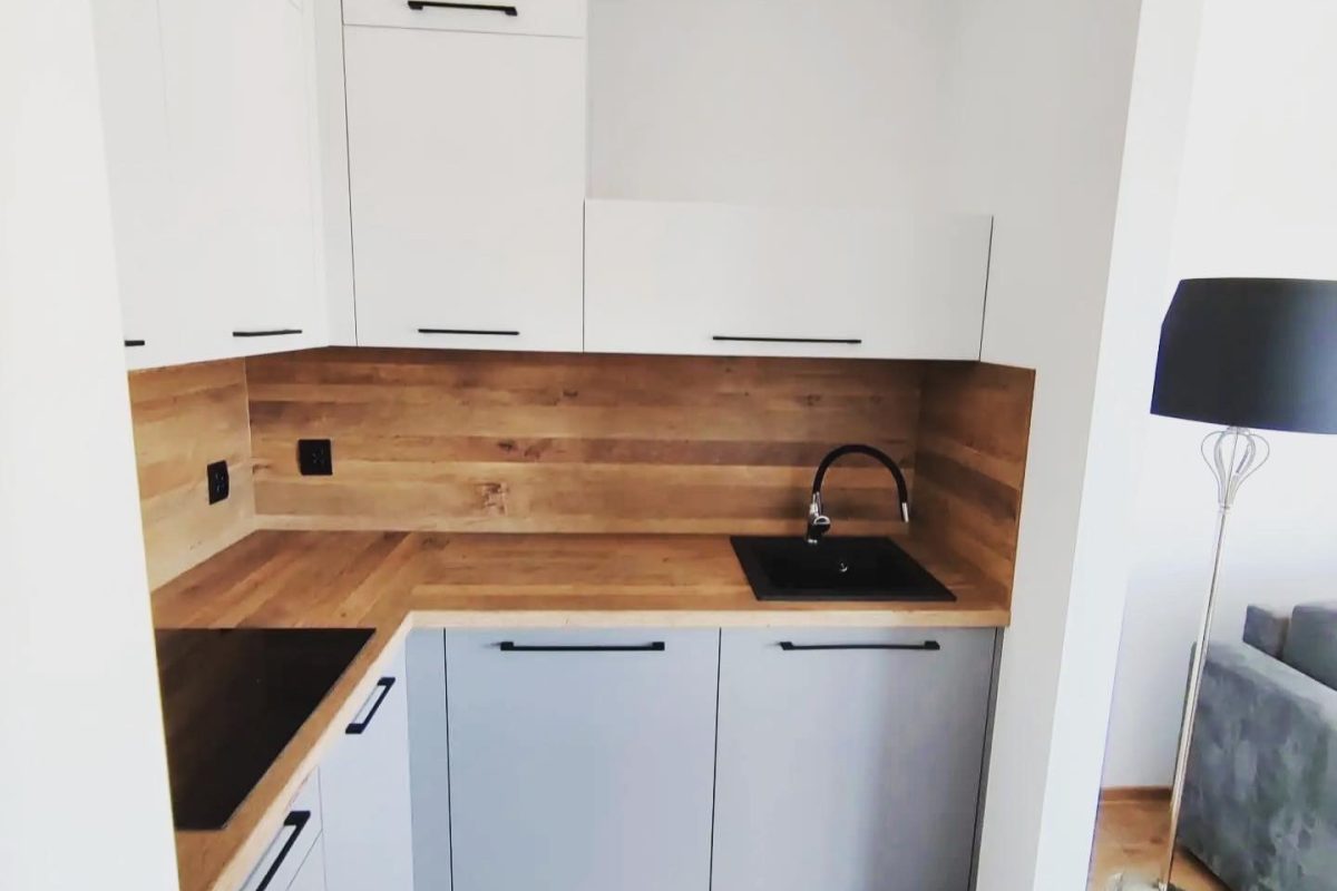 6C42C347-E5B3-4C40-BC95-69C4871C165C