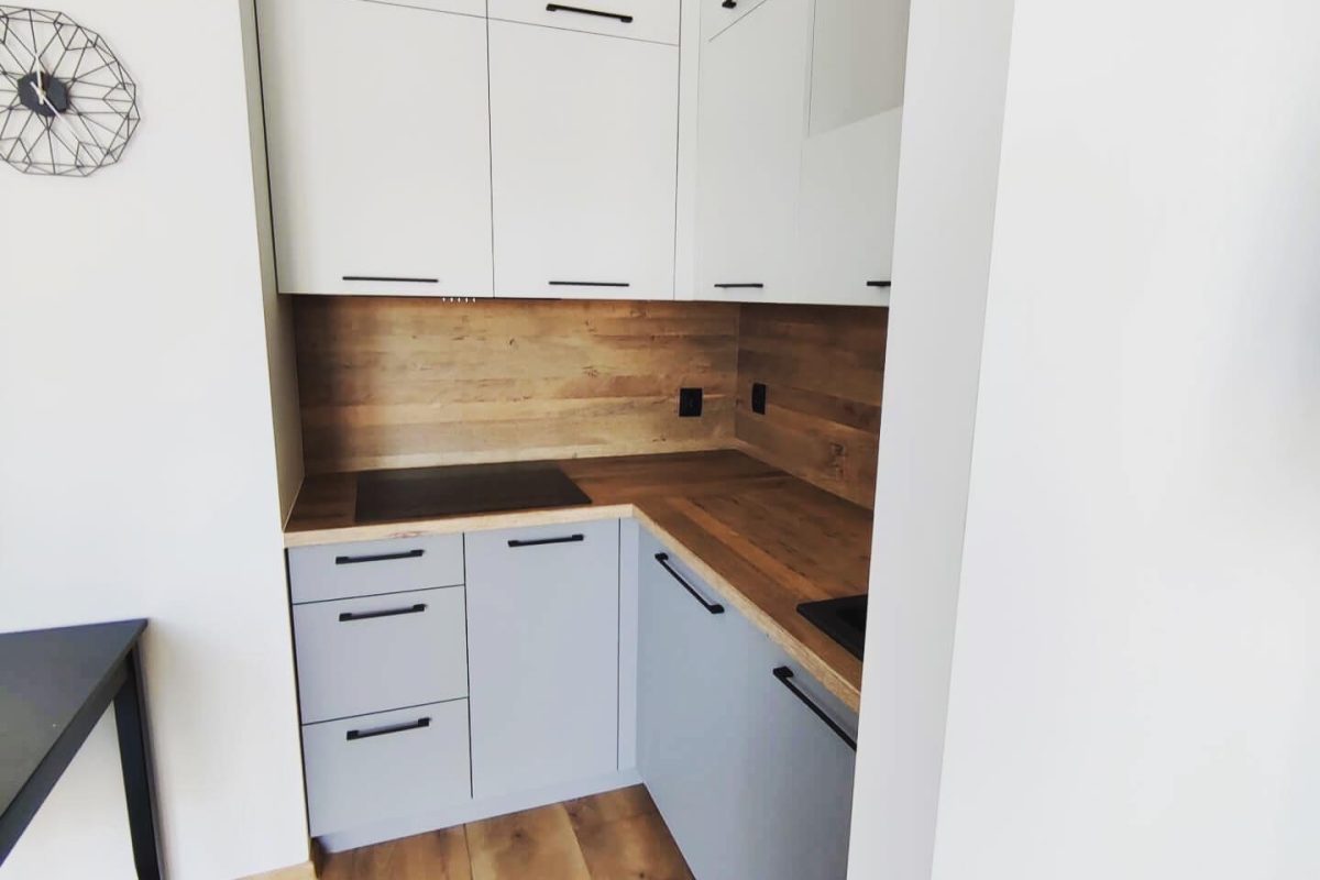 9E6AB519-6459-495F-AC90-BA3B310CDBF7