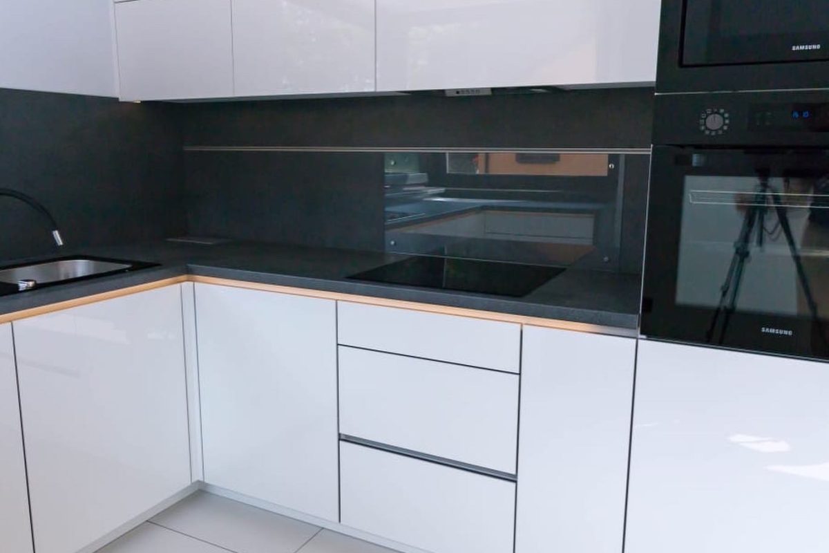 C738C4A9-7C28-4A63-88E8-8B9AFD72FFEC